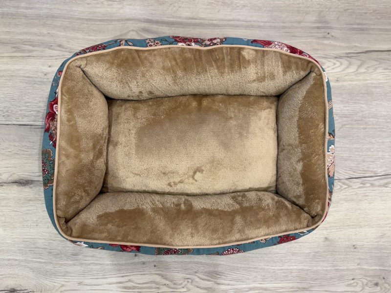 classic modell S méret kutyaágy fekhely cosmopolitanpets virágos kutyaágy