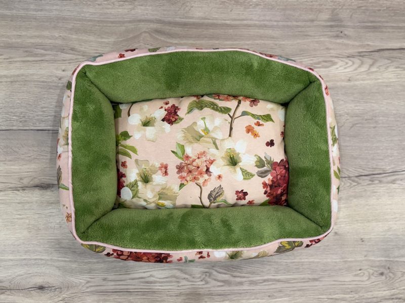 classic modell S méret kutyaágy fekhely cosmopolitanpets virágos kutyaágy