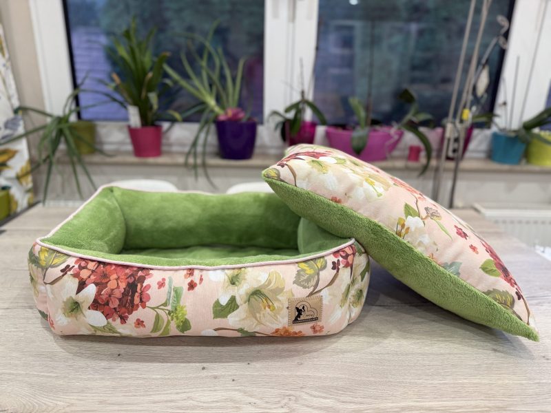 classic modell S méret kutyaágy fekhely cosmopolitanpets virágos kutyaágy