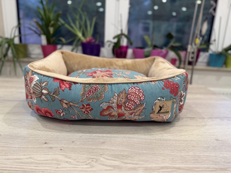 classic modell S méret kutyaágy fekhely cosmopolitanpets virágos kutyaágy