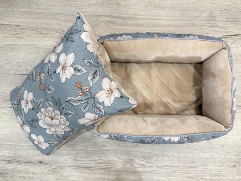 classic modell S méret kutyaágy fekhely cosmopolitanpets virágos kutyaágy