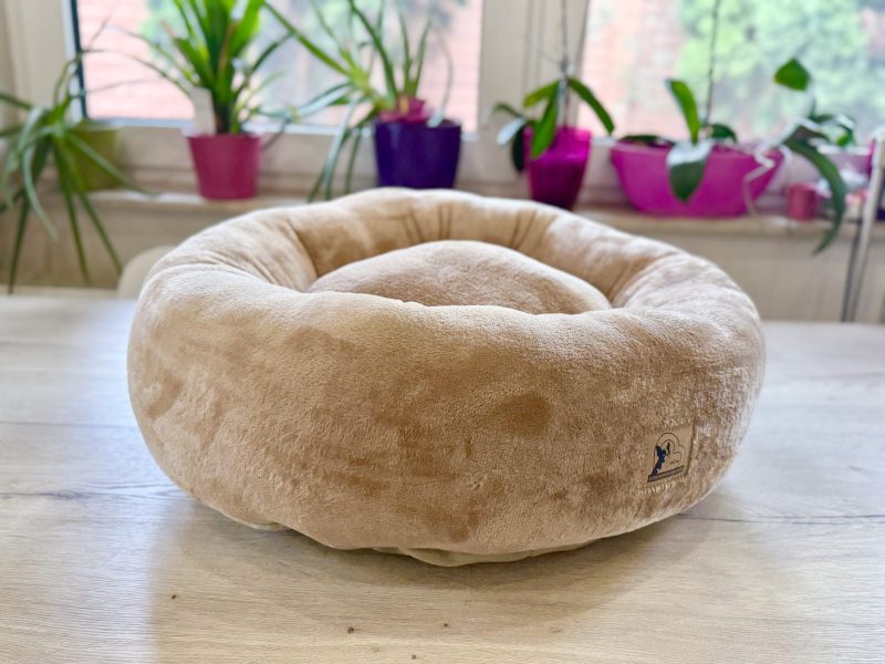 BAGEL kutyaágy rövidszőrű anyagból hosszú szőrben tartott kutyáknak L méret CosmopolitanPets